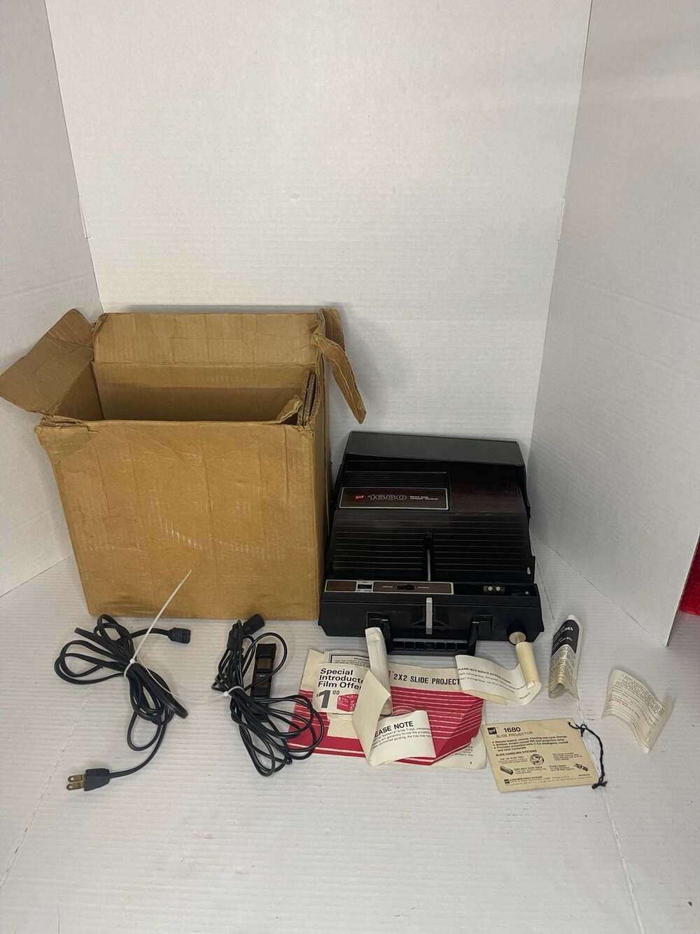 VTG GAF 1680 Three Way Remote Control 2x2 Slide Projector w/ Original Box Works!